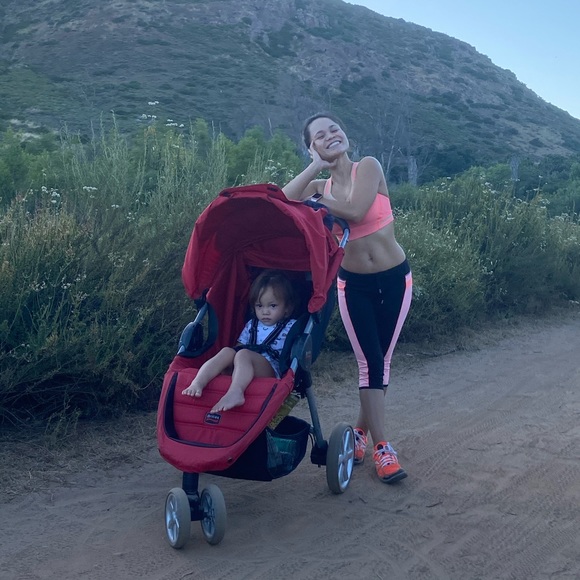 Meet your Posher, Rogenie - Picture 1 of 1